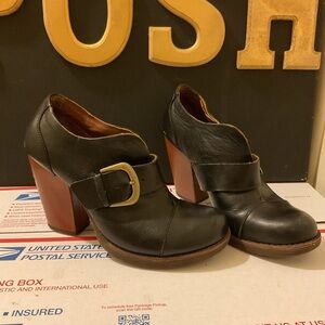 💜💜💜$15 FIRM Kork-Ease Black Leather Buckle Ankle Booties